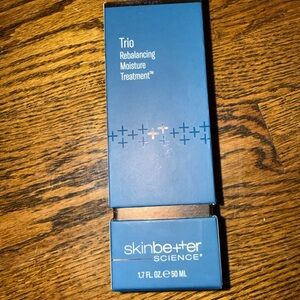 skinbetter science Trio Rebalancing Moisture Treatment - Blue